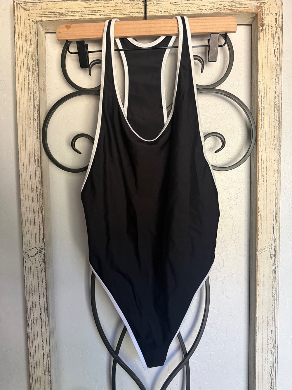 VOLCOM | Women’s Coco One Piece Swimsuit | Size Medium - Picture 4 of 9